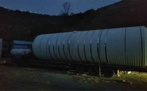 皋兰圆桶运输途中